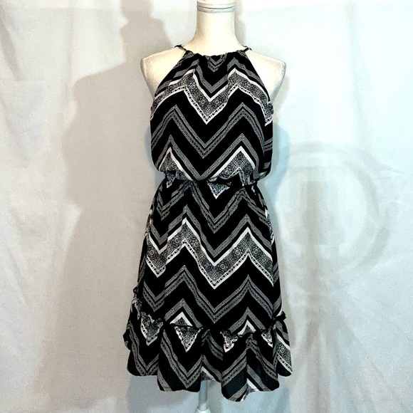 Dresses 2 for $25 or 3 for $35 (Mix & match) - Picture 1 of 6